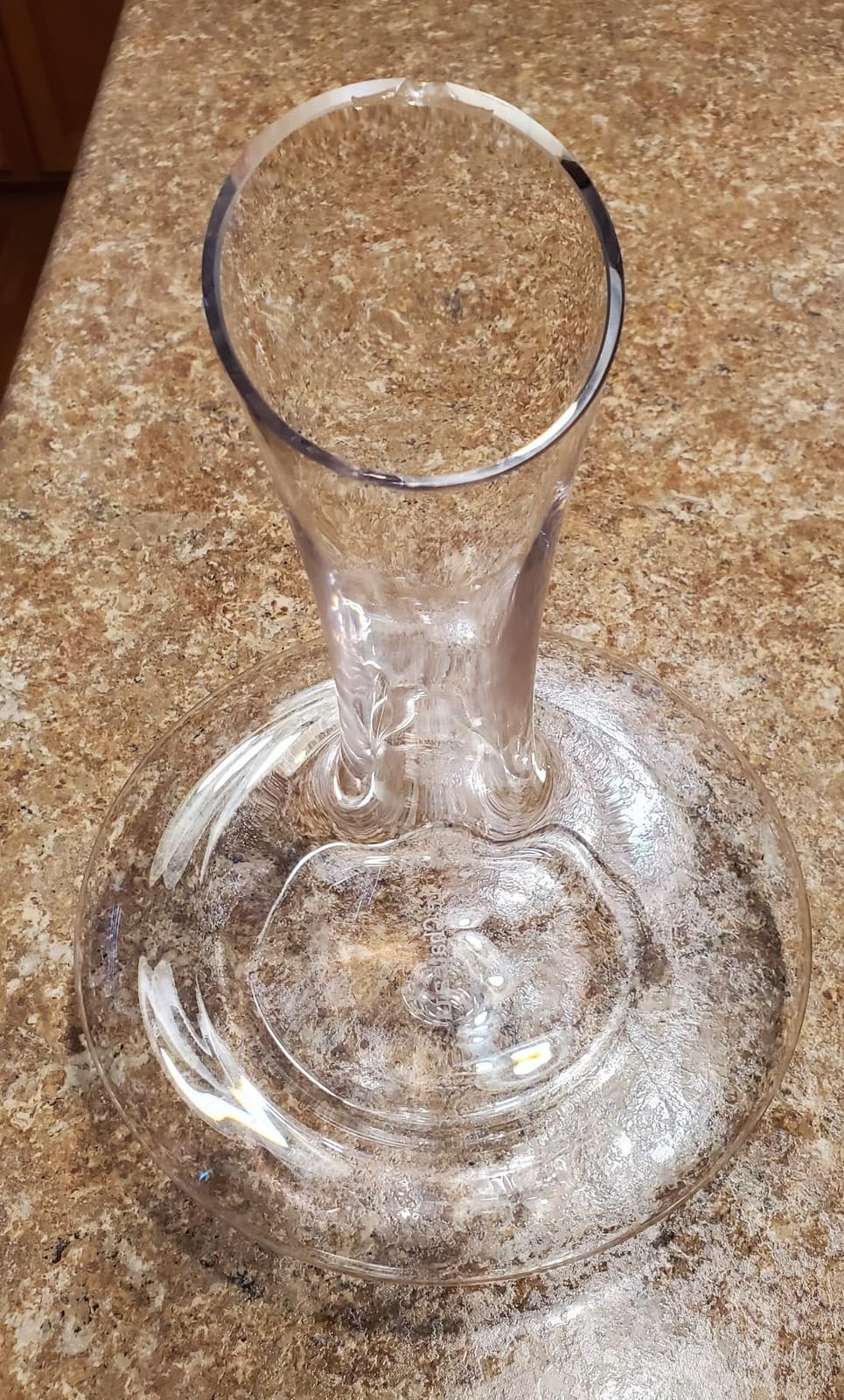 Le Chateau Large Elegant Crystal Wine Decanter with Built-in Aerator customer photo 1