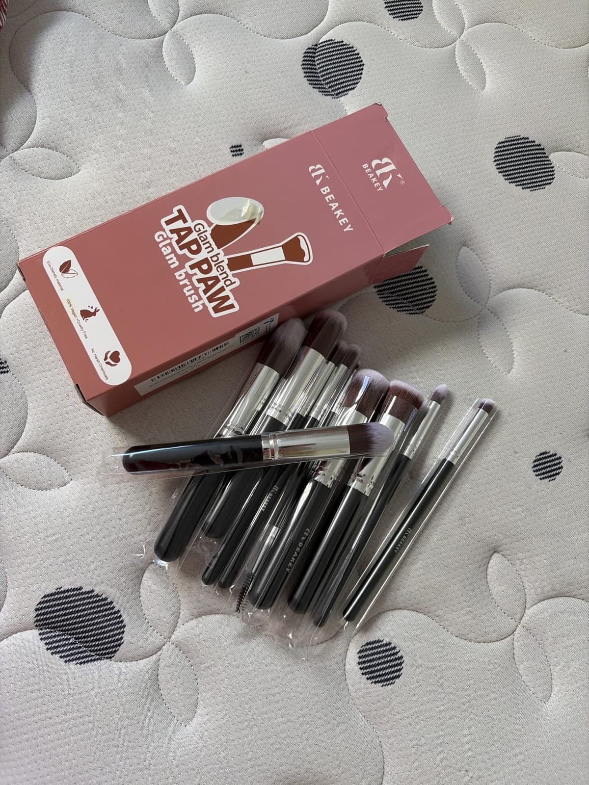 BEAKEY Makeup Brushes set with 2 Blending Sponges,10 Brush Face and Eye Set customer photo 2