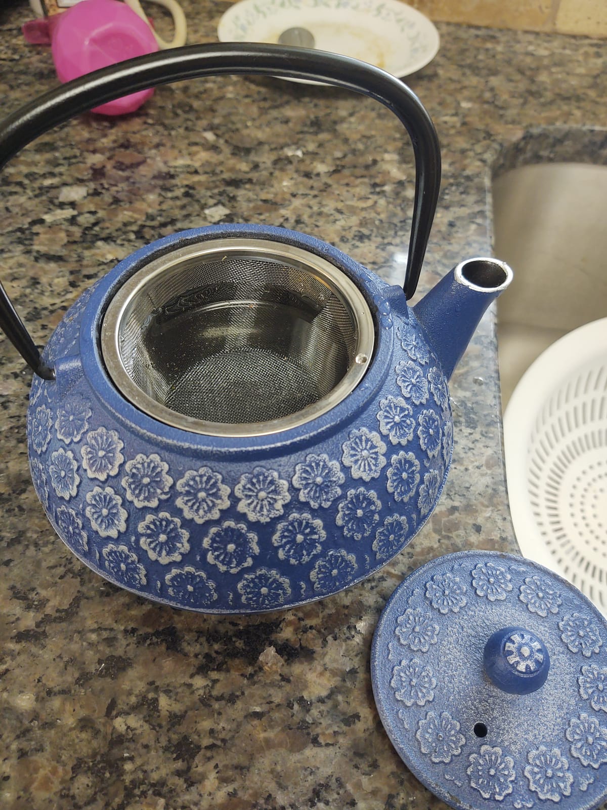 Juvale Japanese Cast Iron Teapot with Infuser & Stovetop Tea Kettle - 34 oz, Blue - Heat Retention, Removable Lid & Fold-Down Handle customer photo 1