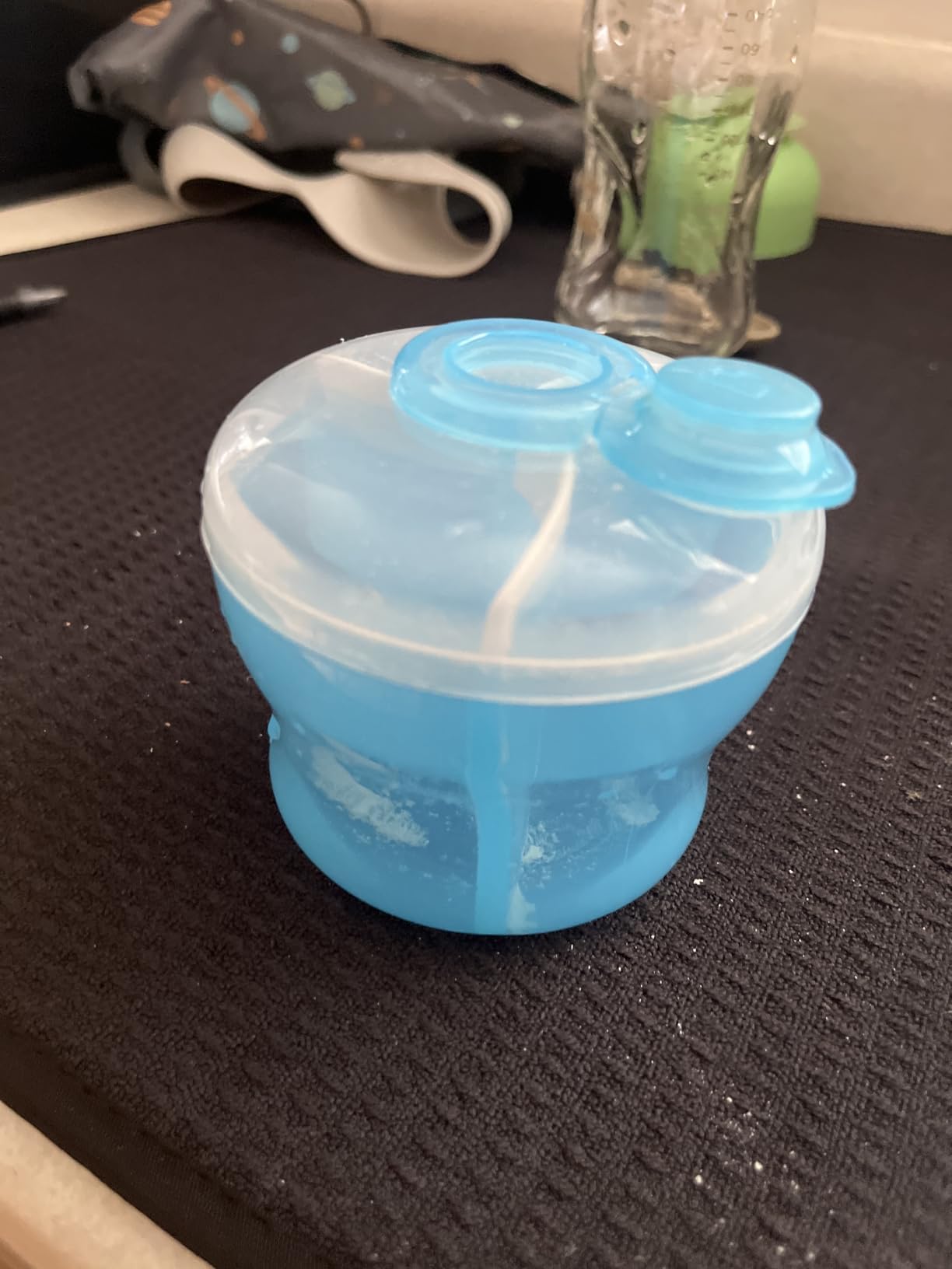 Munchkin® Formula Dispenser to Go, BPA-Free Baby Formula Container, Blue customer photo 1
