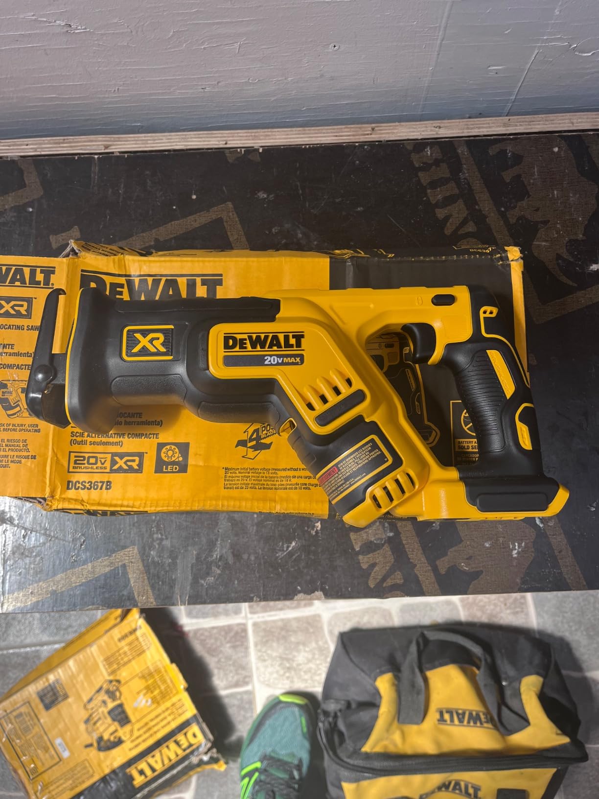 DEWALT 20V MAX XR Reciprocating Saw Cordless, Brushless, Compact,Variable Speed, Pivoting Head, LED Light, Tool Only (DCS367B) customer photo 2
