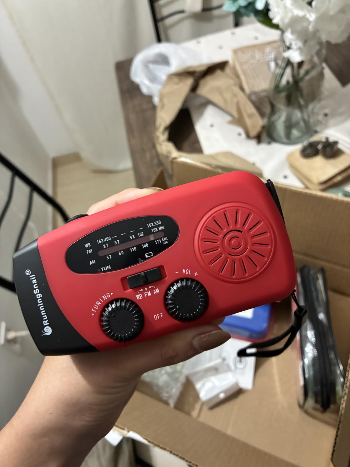 Hand Crank Radio with LED Flashlight,2000mAh NOAA AM FM Emergency Radio customer photo 1