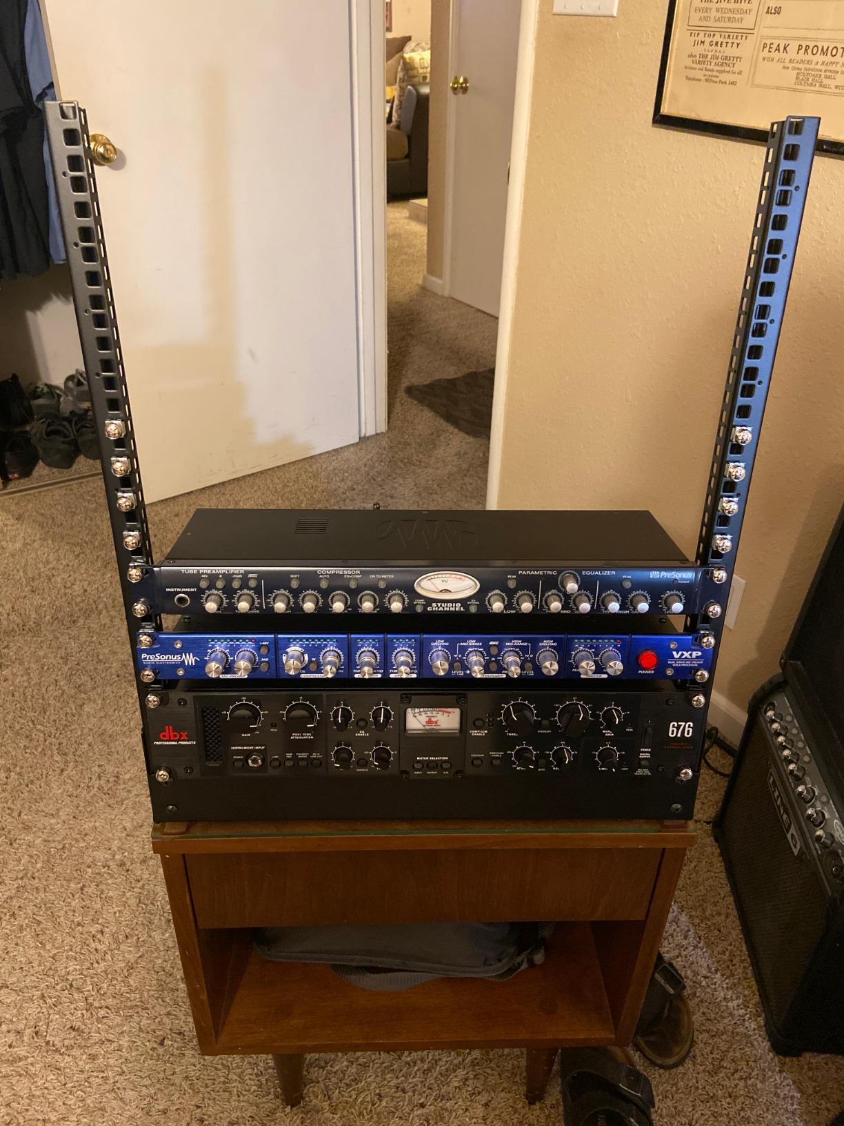 StarTech 8U 2-Post Desktop Open-Frame Server Rack, 19in, 110lb (RK8OD) customer photo 1