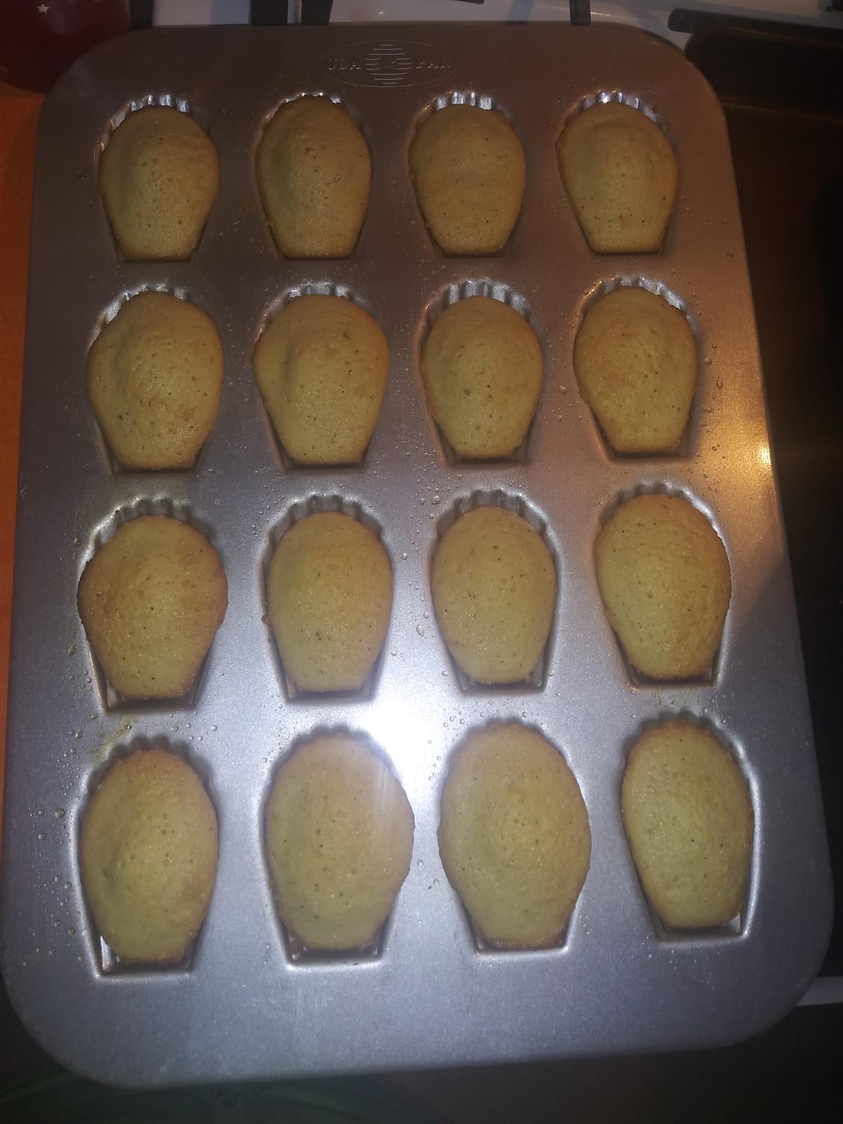 USA Pan Bakeware Nonstick Madeleine Pan, 16 Well customer photo 2