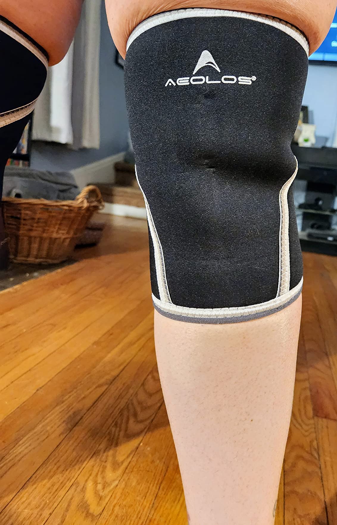 Knee Sleeves (1 Pair),7mm Compression Knee Braces for Heavy-Lifting,Squats,Gym and Other Sports (Large, Black) customer photo 1