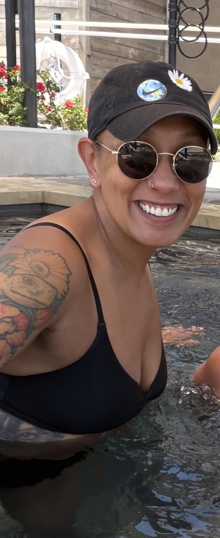 WearMe Pro Nevada Women's Polarized Sunglasses, Retro Round Frame, UV400 customer photo 2