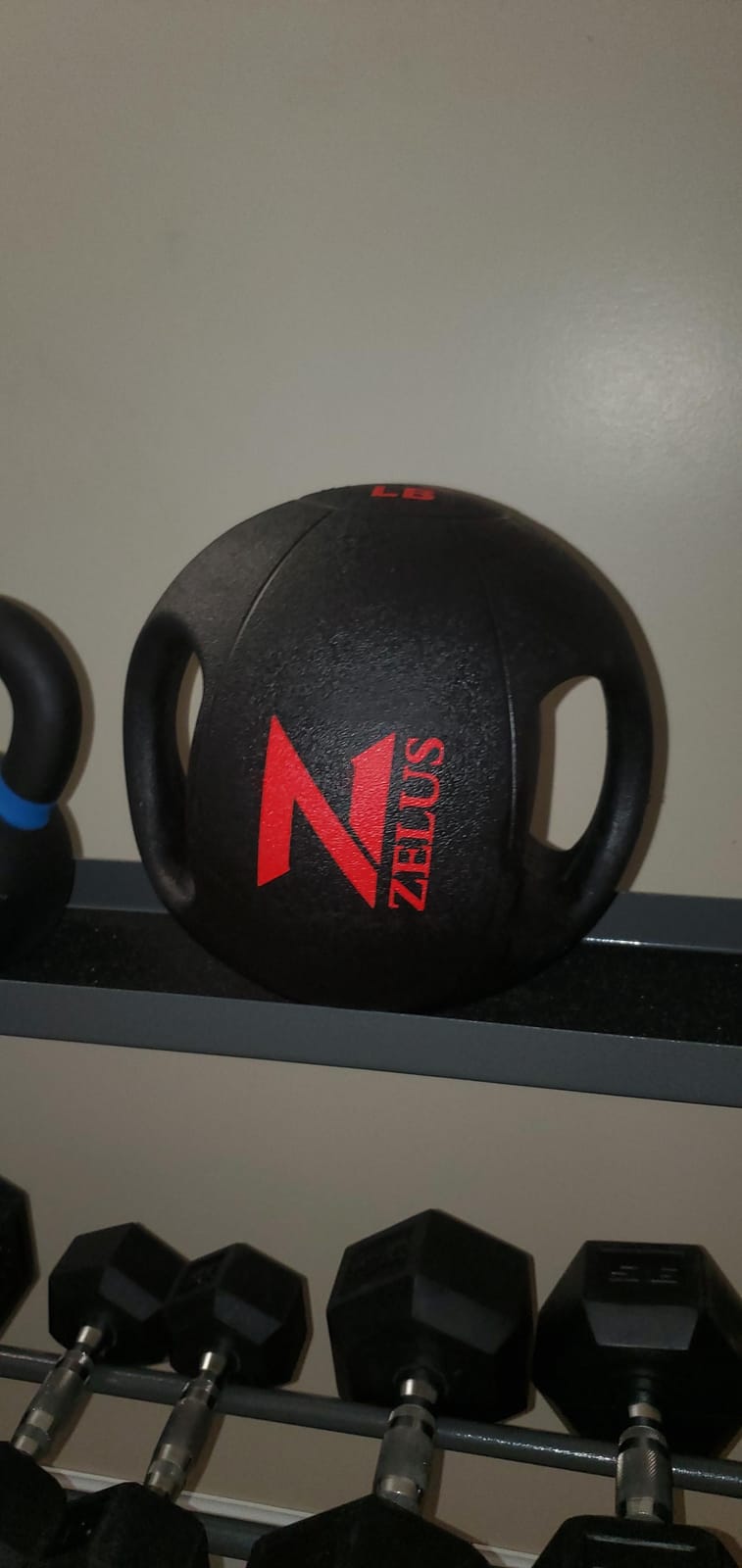 ZELUS Medicine Ball with Dual Grip| 10/20 lbs Exercise Ball |Weight Ball with Handles| Textured Grip Exercise Ball |Strength Training| Core Workouts customer photo 1