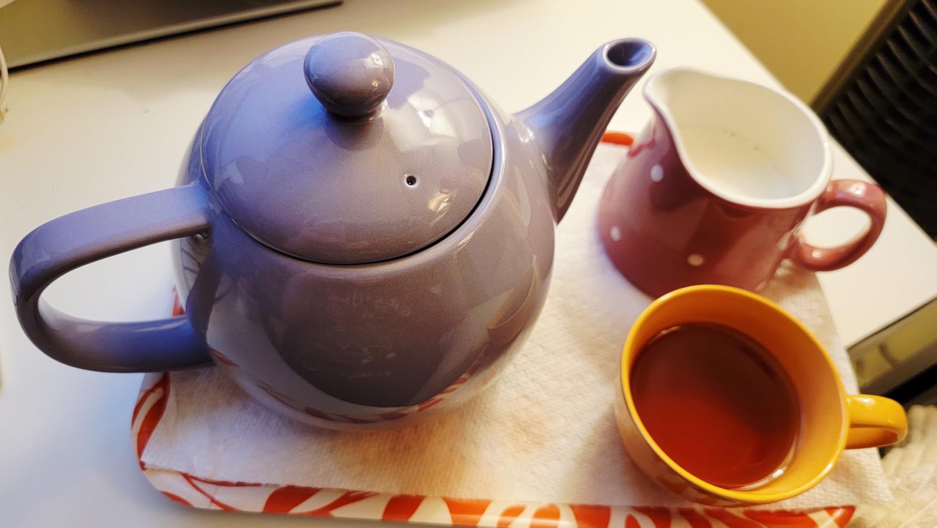 Sweese Teapots for Tea, 27 oz Porcelain Tea pot with Removable Stainless Steel Infuser, Tea Pots for Loose Tea - White customer photo 1