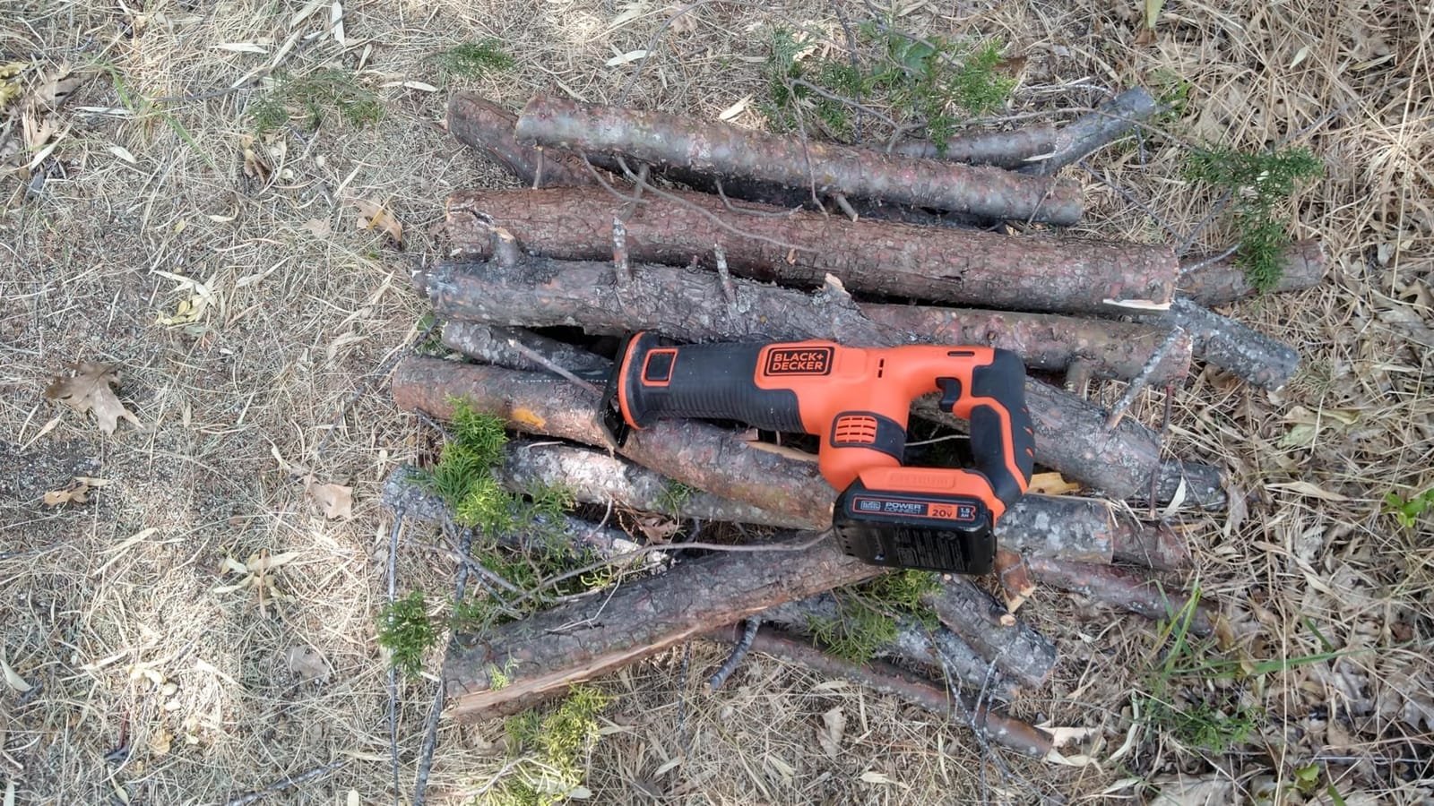 BLACK+DECKER 20V MAX* Cordless Reciprocating Saw Kit (BDCR20C) customer photo 2