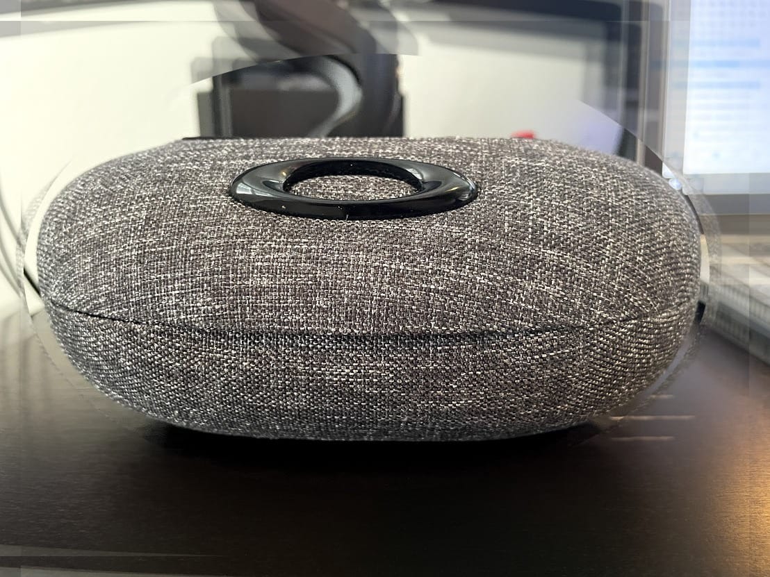 Oakley Lifestyle Ellipse O Sunglass Case customer photo 2