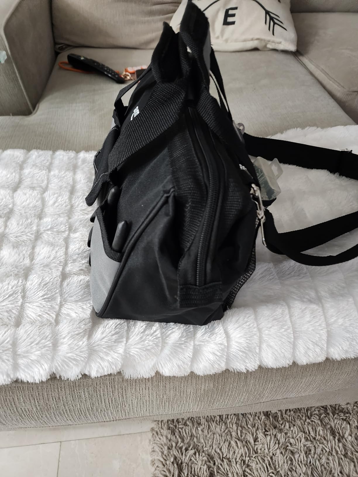 Amazon Basics Durable Wear-Resistant Tool Storage Bag with Adjustable Shoulder Strap, Portable Tool Organizer, 16 in, Black & Grey customer photo 2