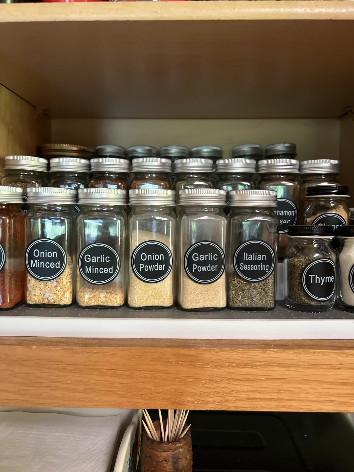 SWOMMOLY 25 Pcs 4 oz Glass Spice Jars with 703 Spice Labels and Shaker Lids customer photo 1
