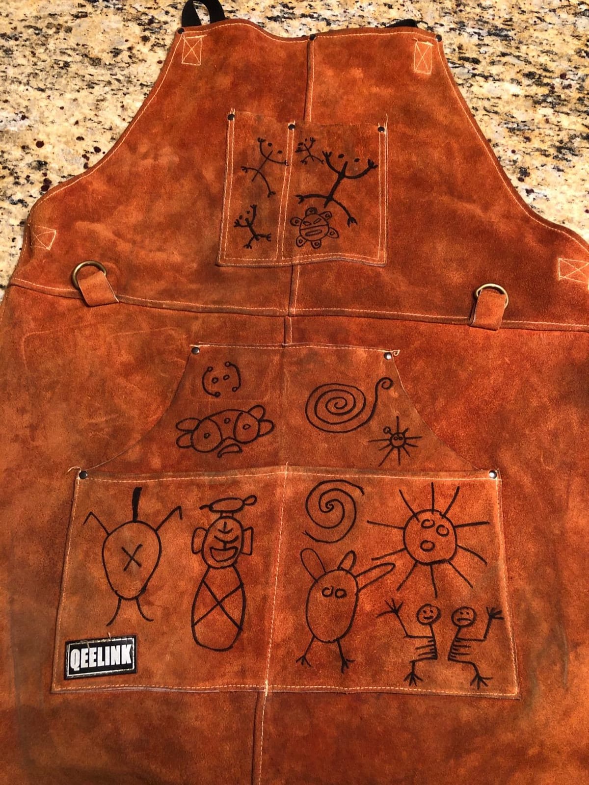 QeeLink Leather Welding Apron 6 Pockets Heat Flame Resistant for Blacksmith customer photo 1