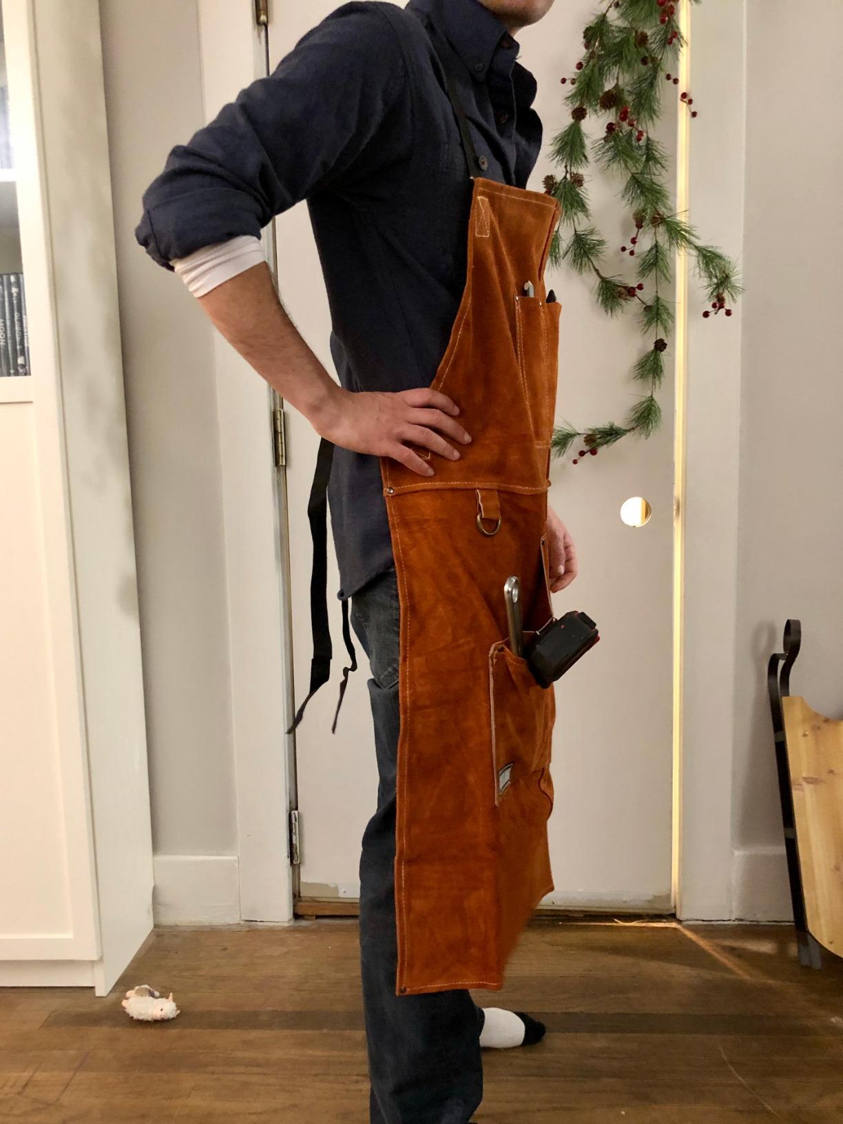 QeeLink Leather Welding Apron 6 Pockets Heat Flame Resistant for Blacksmith customer photo 2