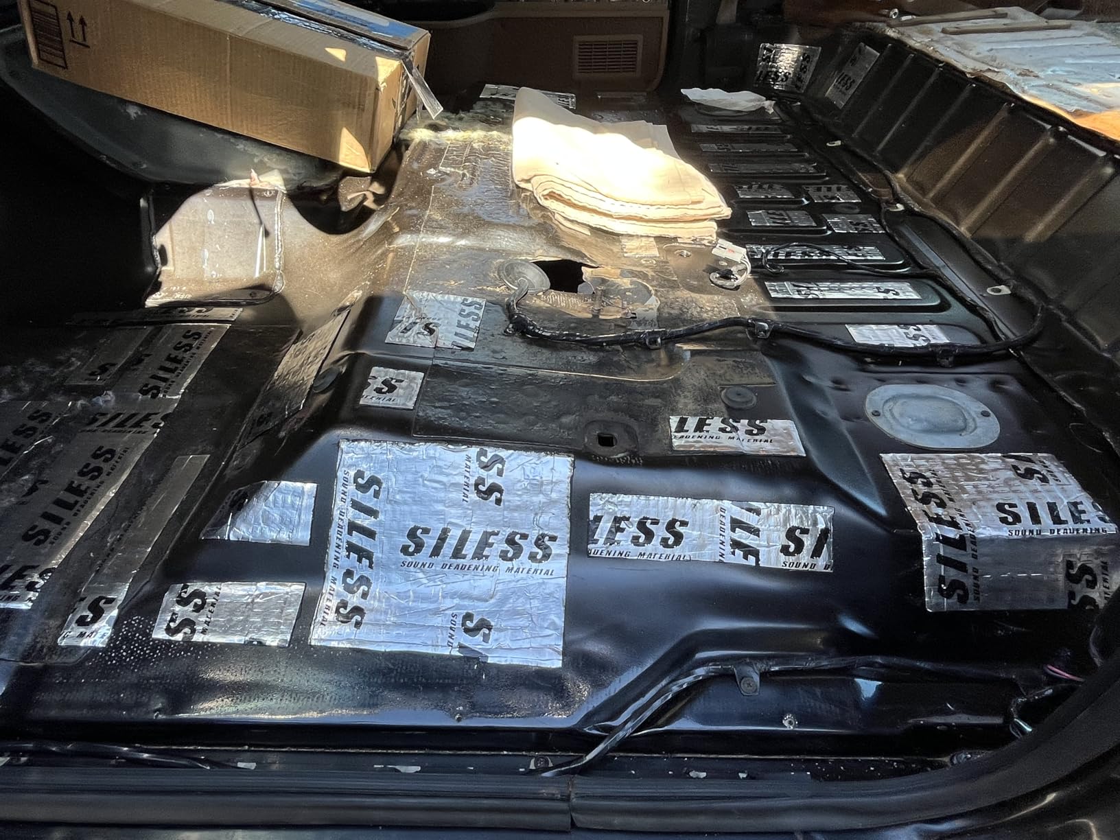 Siless 80 mil (2mm) 36 sqft (3.4 sqm) Car Sound Deadening mat - Butyl Automotive Sound Deadener - Noise Insulation and Vibration Dampening Material (36 sqft) customer photo 1