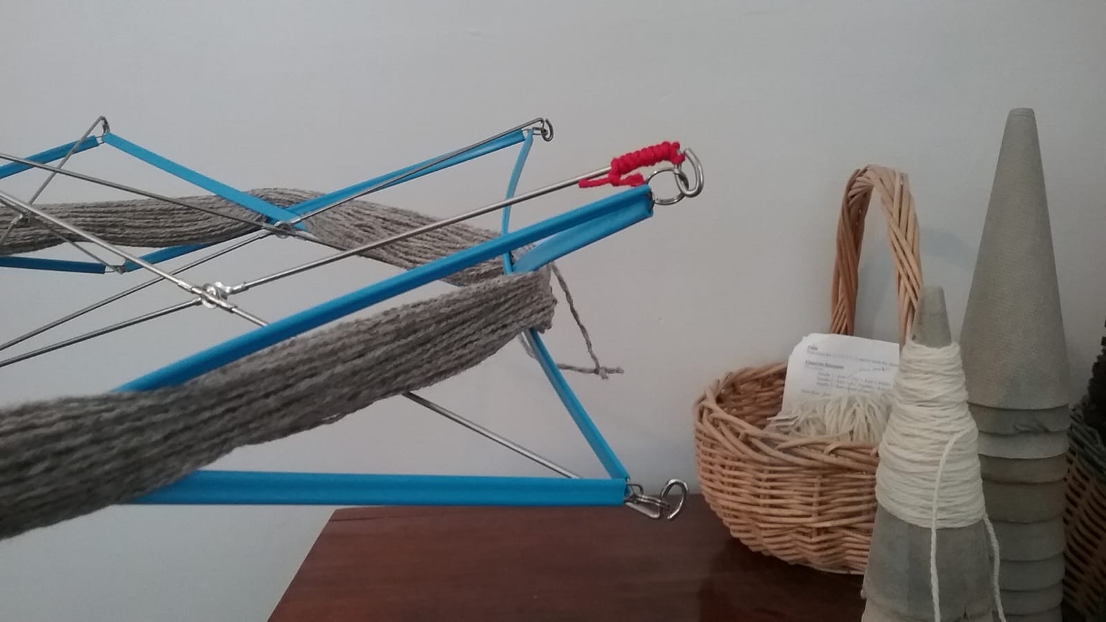 cuteDIY Yarn Swift, Umbrella Swift for Yarn Winder with Storage Case customer photo 1