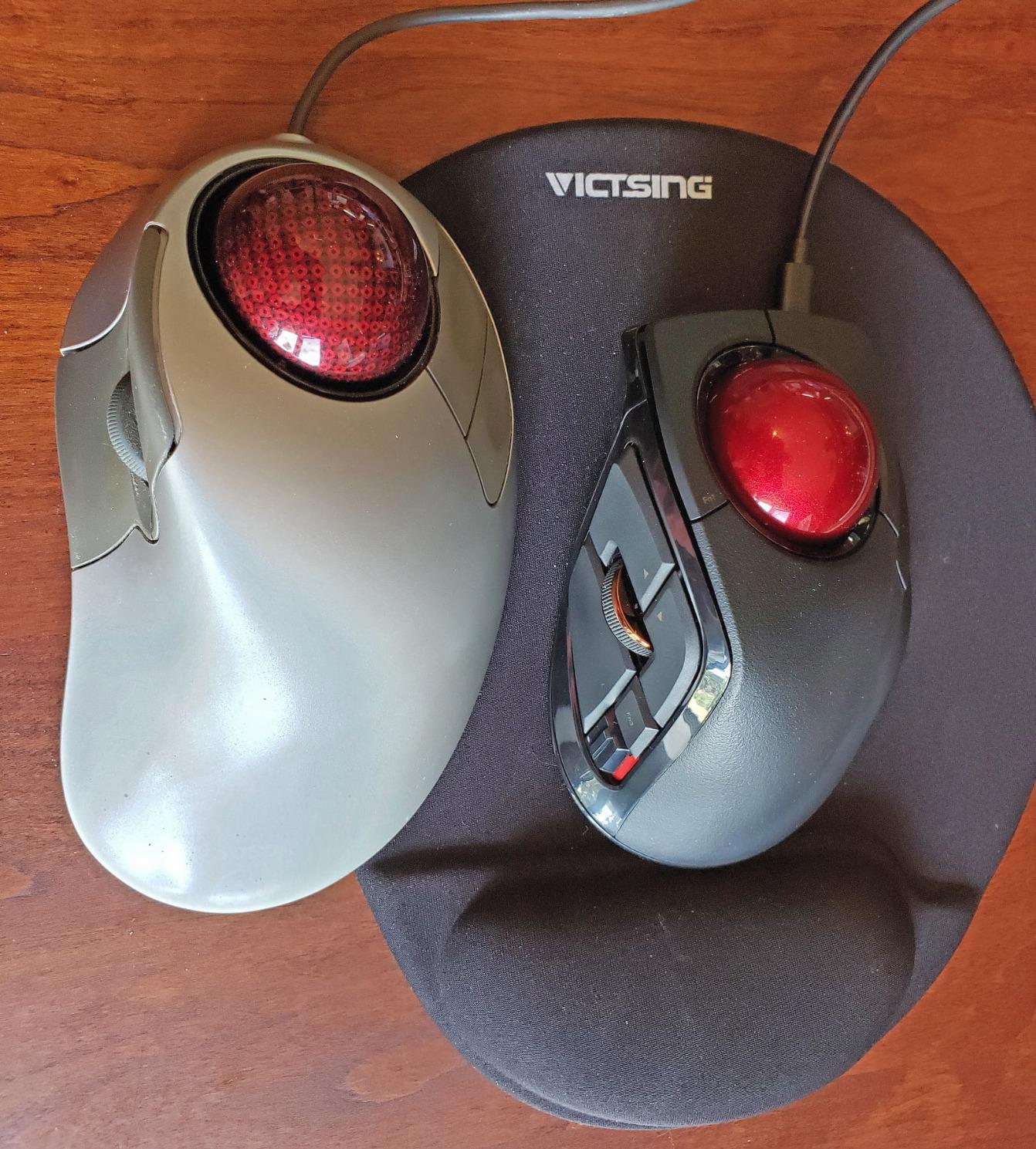 ELECOM DEFT PRO Trackball Mouse M-DPT1MRXBK customer photo 1