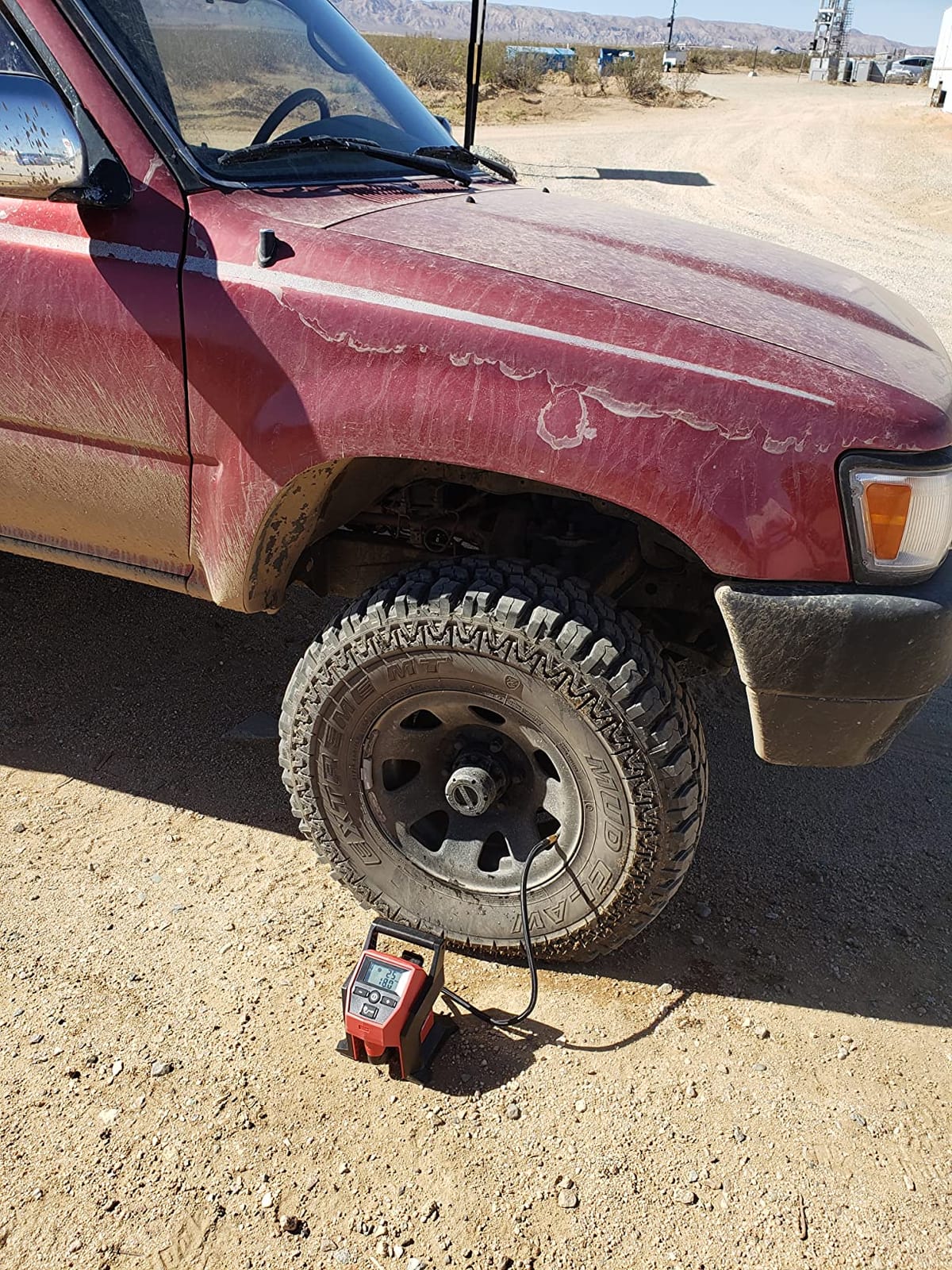 Milwaukee Electric Tools 2475-20 M12 Compact Inflator customer photo 2