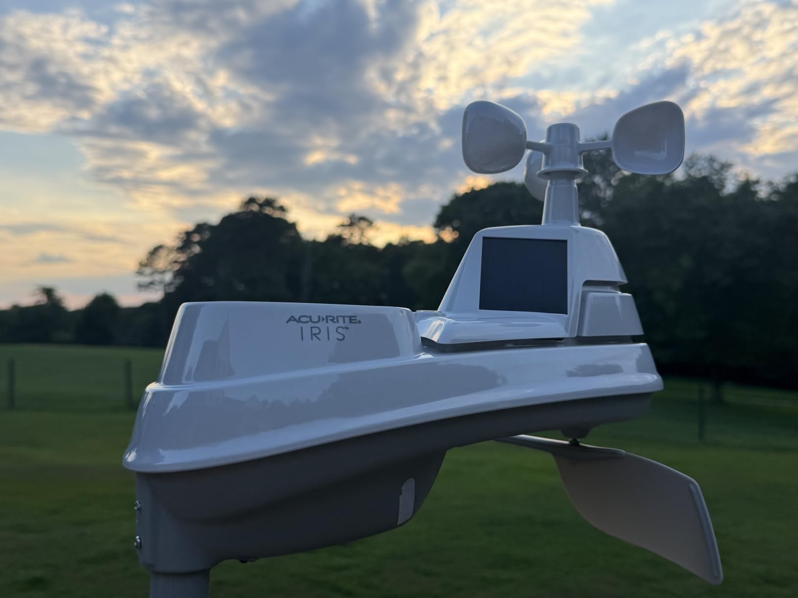 AcuRite Iris (5-in-1) Home Weather Station with Wi-Fi Connection to Weather Underground with Temperature, Humidity, Wind Speed/Direction, and Rainfall (01540M), Black customer photo 2