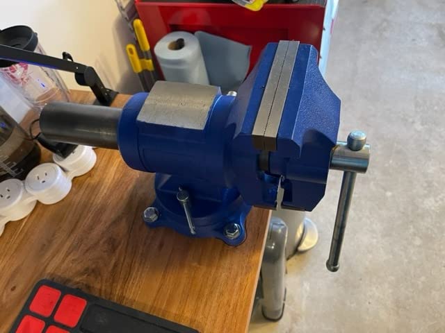 Forward DT08125A 5 Inch Heavy Duty Bench Vise with 360°Swivel Base and Head customer photo 1