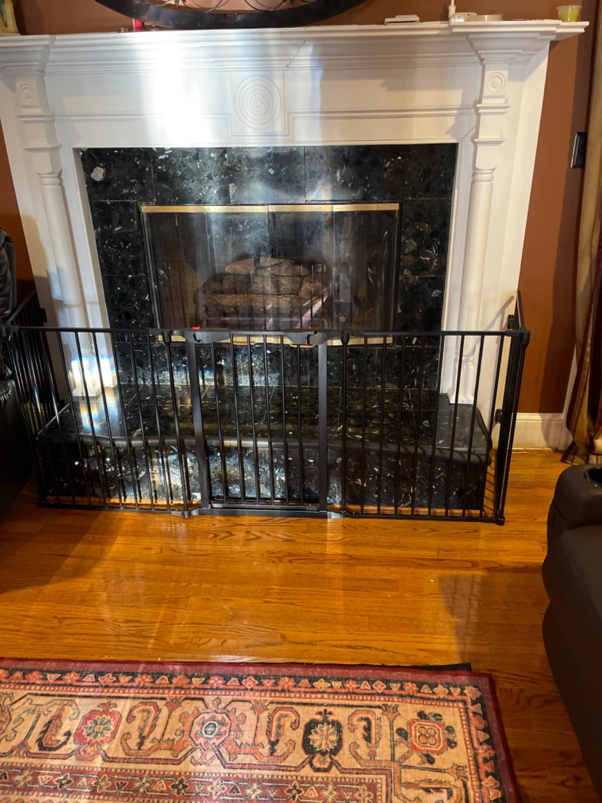 Bonnlo 120.5-Inch Metal Fireplace Fence Guard 5-Panel Baby Safety Gate/Barrier/Play Yard with Door Christmas Tree Fence Hearth Gate for Kids/Pet/Toddler/Dog/Cat, Black customer photo 1