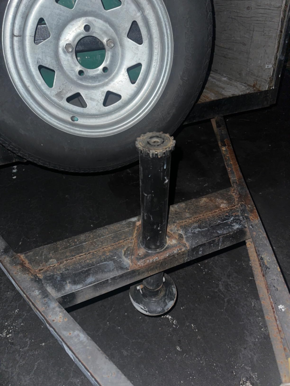 Lippert Quick Drop Tongue Jack for A-Frame Travel, Cargo, and Utility Trailers or 5th Wheel RVs, Black customer photo 1
