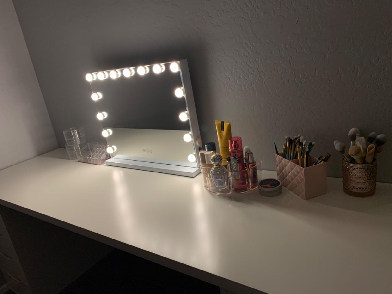 Hansong Vanity Mirror with Lights: Hollywood Lighted Makeup Mirror with 15 LED Bulbs, 22.8''x18'' Light Up Mirror with 3 Colors Modes for Desk, Large Mirrors with USB Charging Port for Bedroom, White customer photo 2
