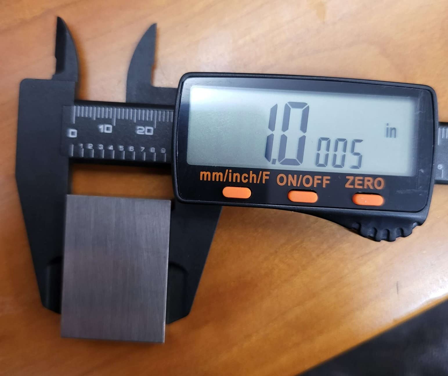 WEN 10761 Electronic 6.1-Inch Digital Caliper with LCD Readout and Storage Case customer photo 1
