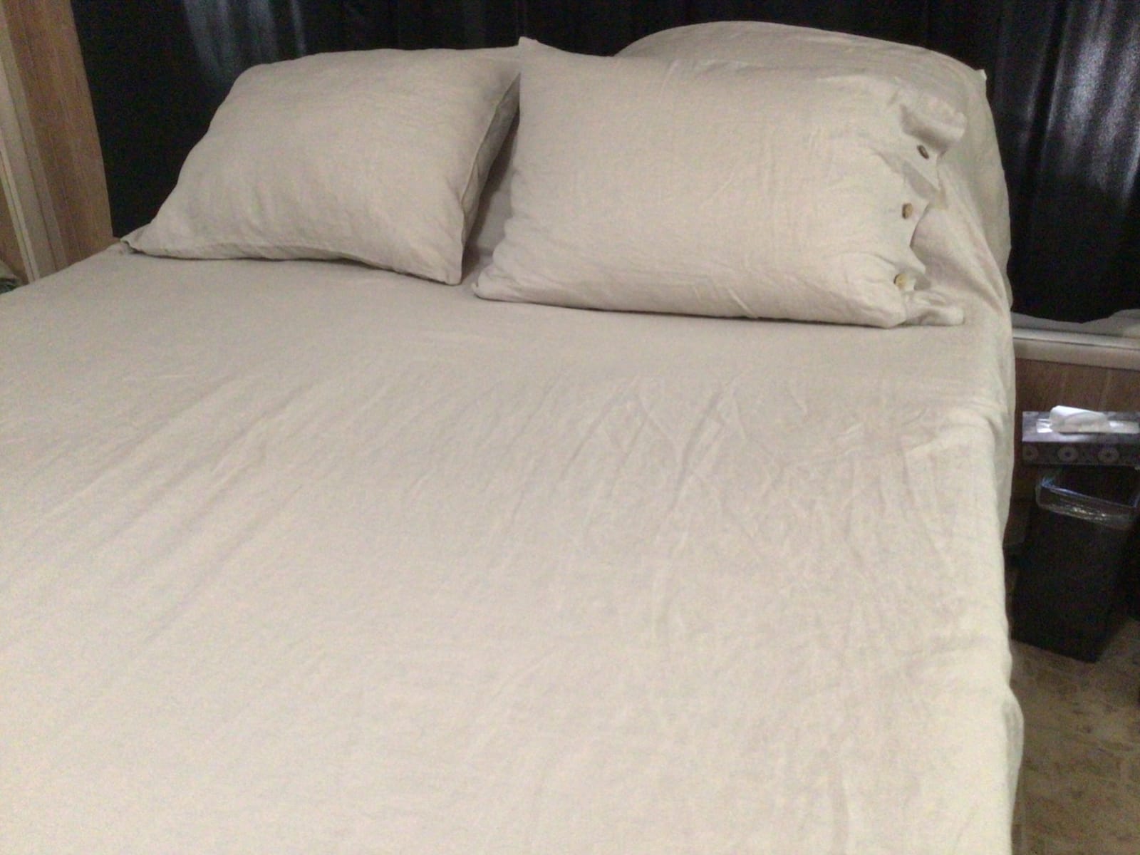 Simple&Opulence 100% Linen Duvet Cover Set, 3 Pieces Belgian Flax Breathable Bedding, 1 Comforter Cover+2 Pillowshams with Coconut Button Closure(Queen,Linen) customer photo 2