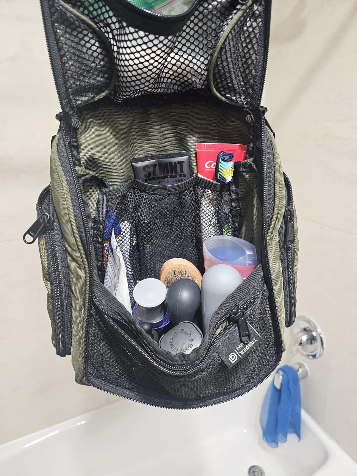 D&D Wanderlust D&D Hanging Travel Toiletry Bag for Men and Women – Cosmetics, Makeup and Toiletries Organizer Kit with 10 Compartments customer photo 1