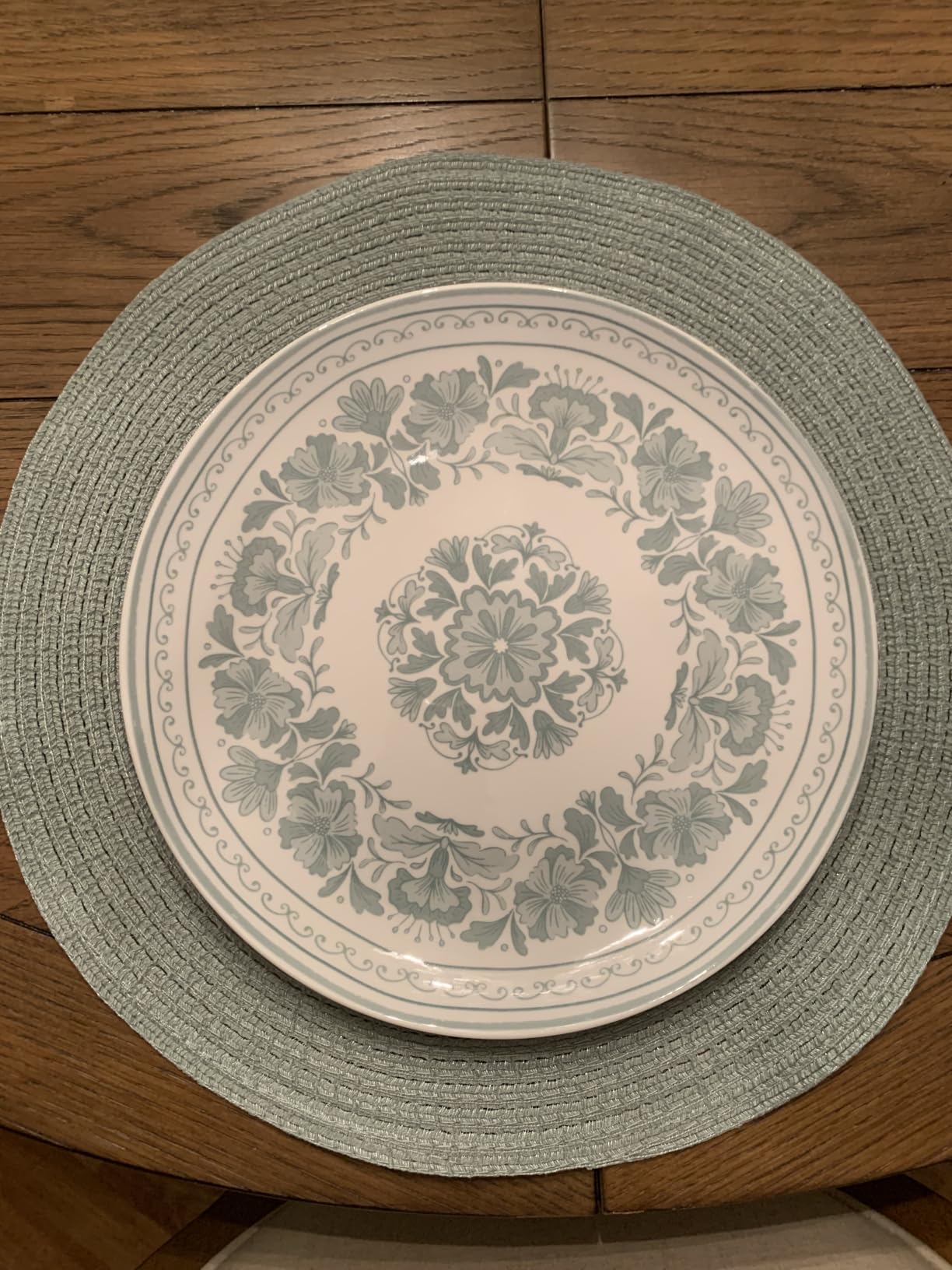 SHACOS Round Braided Placemats Set of 4 Washable Place Mats for Dining Tables 15 inch Non Slip Kitchen Table Mats (Beige, 4) customer photo 1