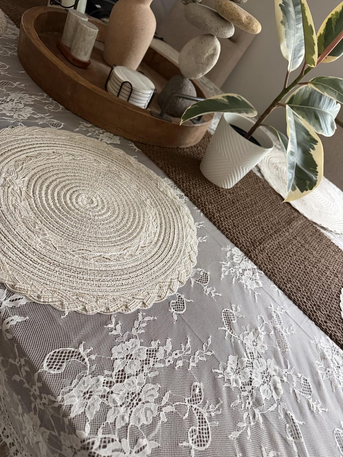 SHACOS Round Braided Placemats Set of 4 Washable Place Mats for Dining Tables 15 inch Non Slip Kitchen Table Mats (Beige, 4) customer photo 2