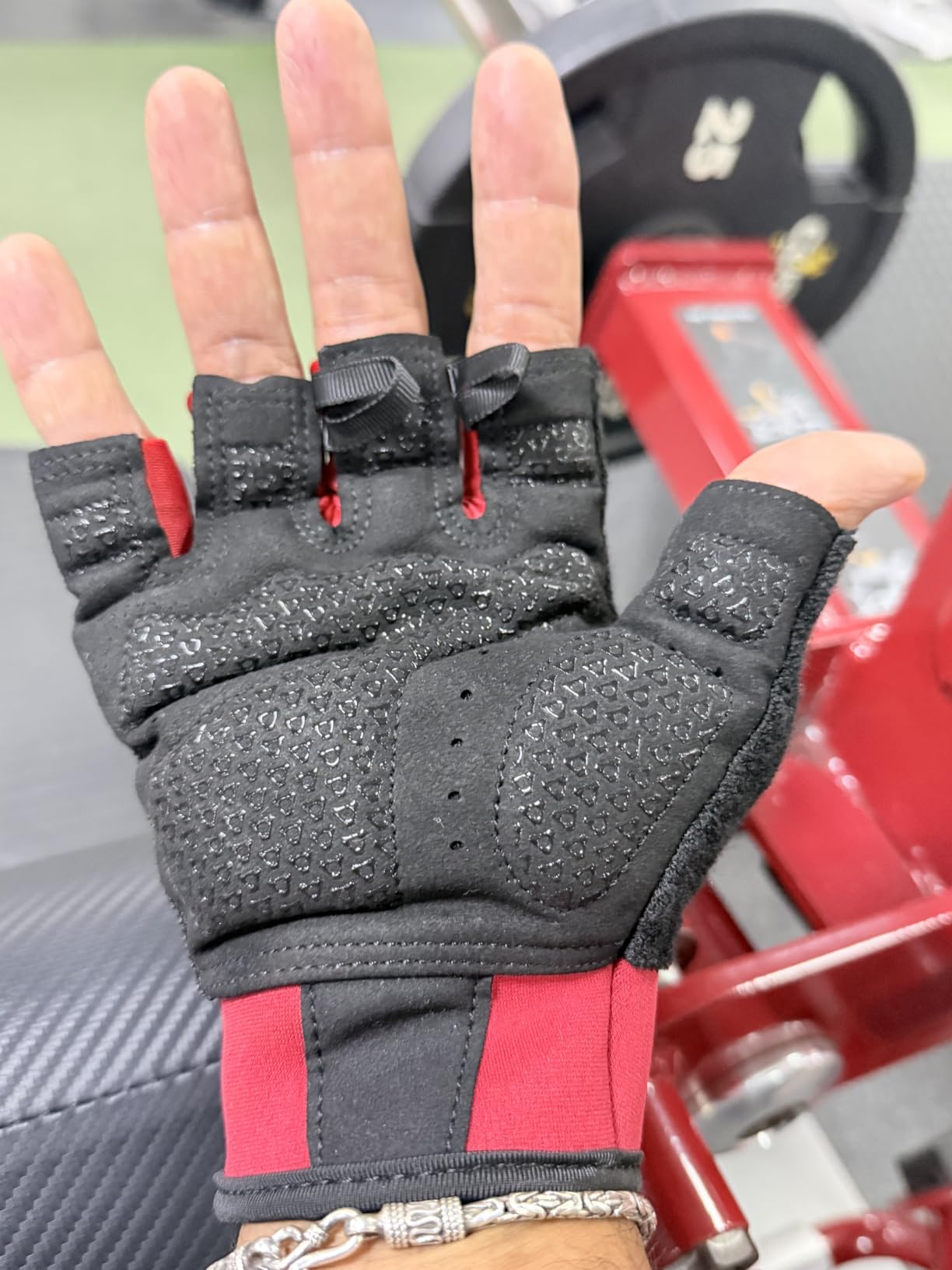 ATERCEL Workout Gloves for Men and Women, Exercise Gloves for Weight Lifting, Cycling, Gym, Training, Breathable and Snug fit customer photo 1