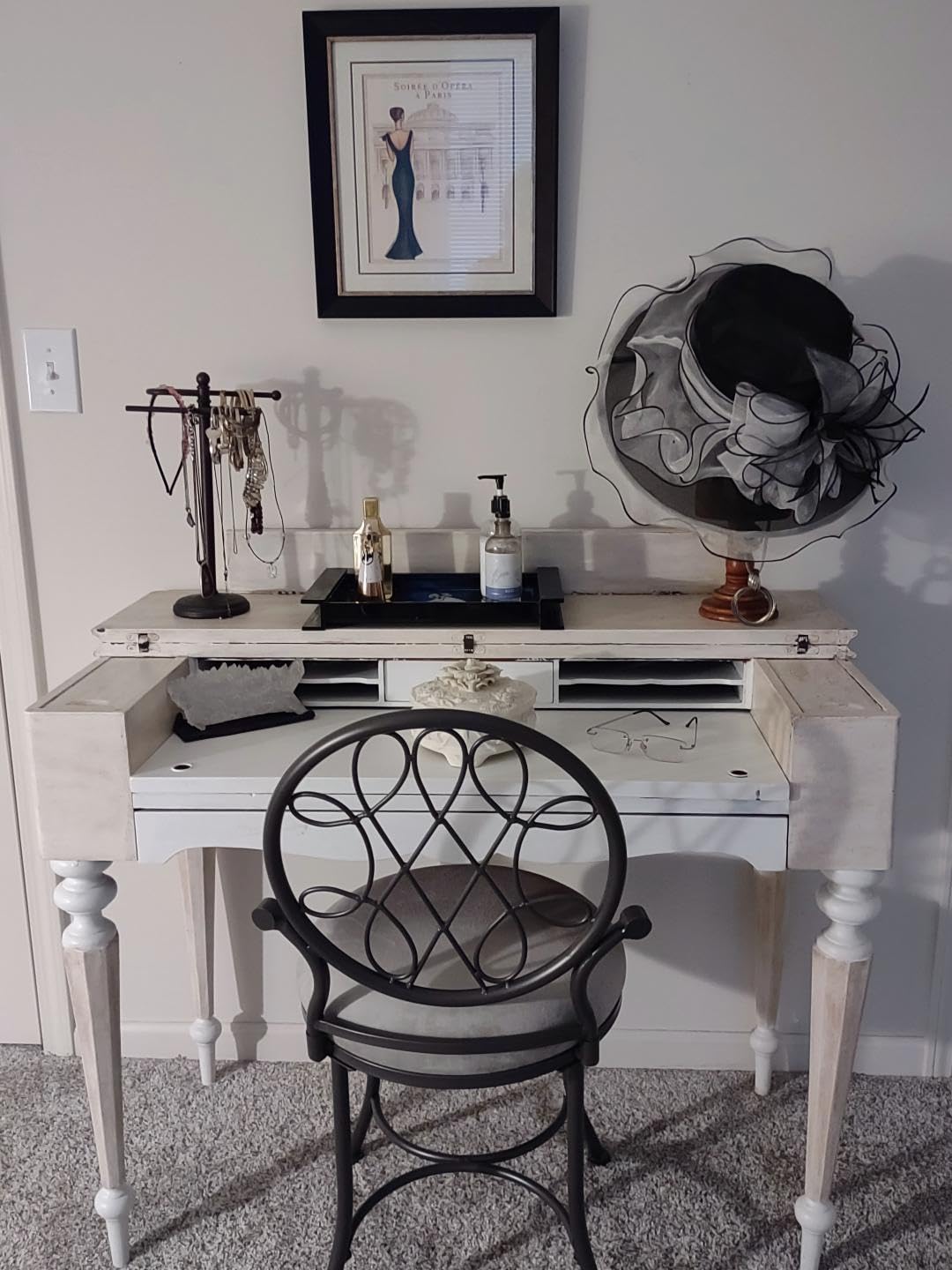 Hillsdale O'Malley Vanity Stool with Spiral Pattern Design, White customer photo 1