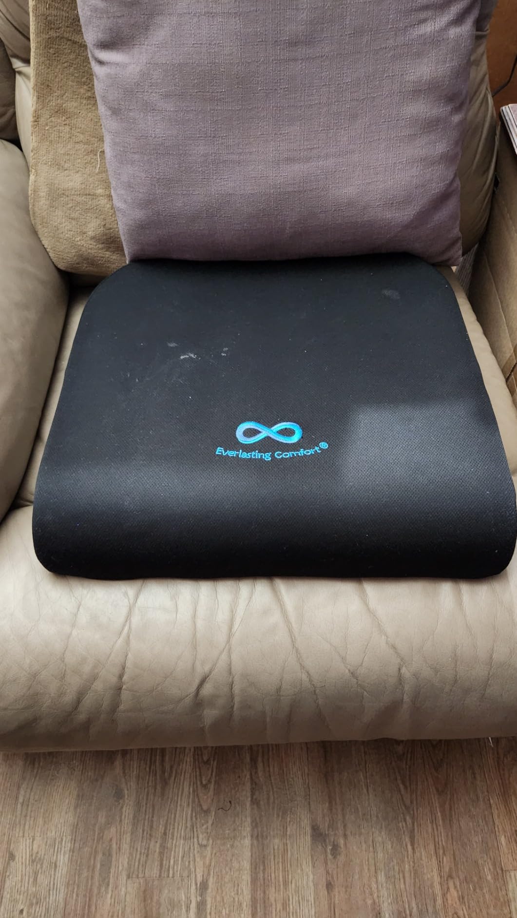 Everlasting Comfort Ventilated Wheelchair Cushions for Pressure Relief - Gel Memory Foam Wheel Chair Seat Cushion Pad for Seniors and Adults & Pain Relief - Soft Non-Slip Cover - Office Accessories customer photo 1
