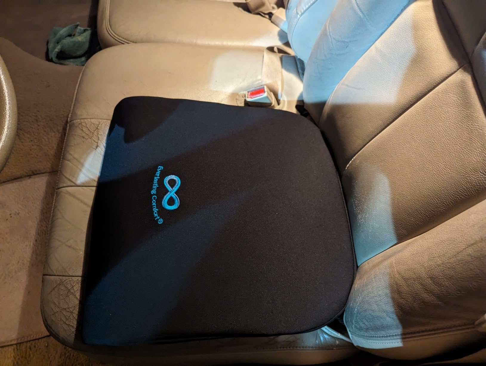 Everlasting Comfort Ventilated Wheelchair Cushions for Pressure Relief - Gel Memory Foam Wheel Chair Seat Cushion Pad for Seniors and Adults & Pain Relief - Soft Non-Slip Cover - Office Accessories customer photo 2