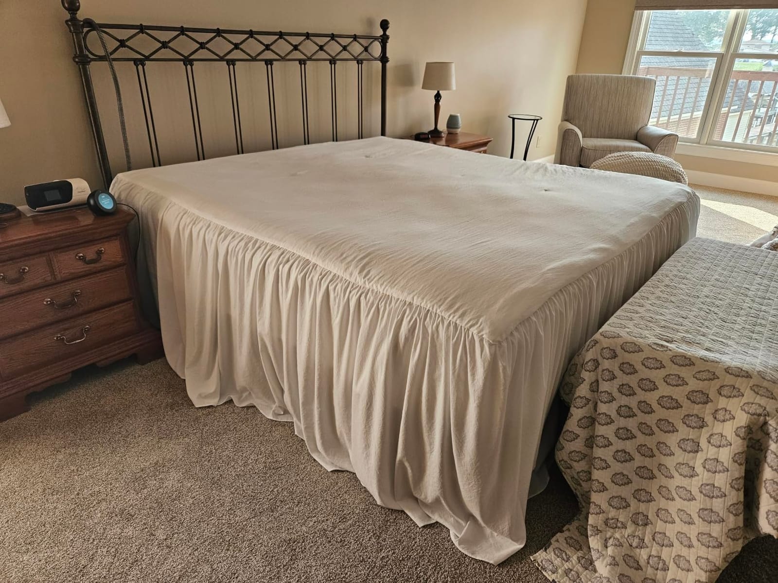 Lush Decor Ruffle Skirt Bedspread Set - 3-Piece Luxurious Farmhouse Bedding - Elegant Ruffle Detail - Timeless Style - Soft Lightweight Sheets - King, Neutral customer photo 2