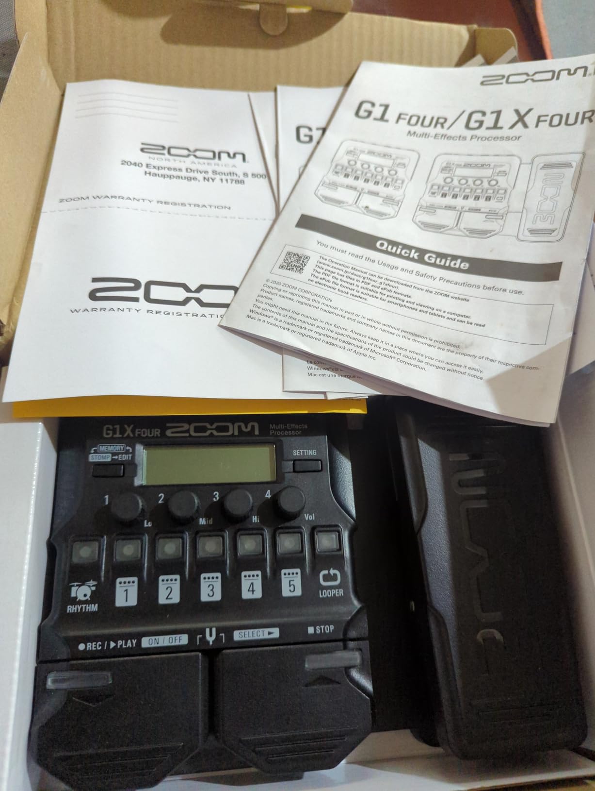 Zoom G1 Four Guitar Multi-Effects Processor customer photo 2