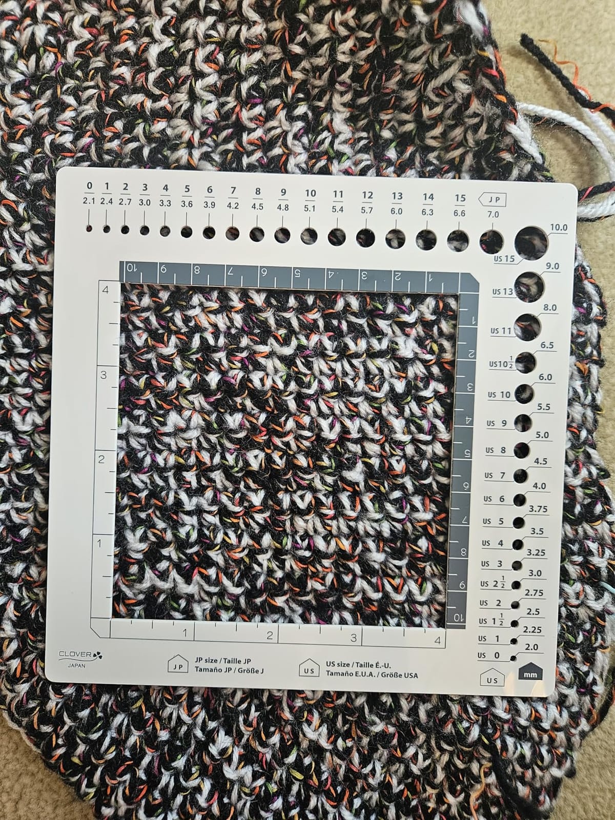 Clover Swatch Ruler & Needle Gauge, White customer photo 1