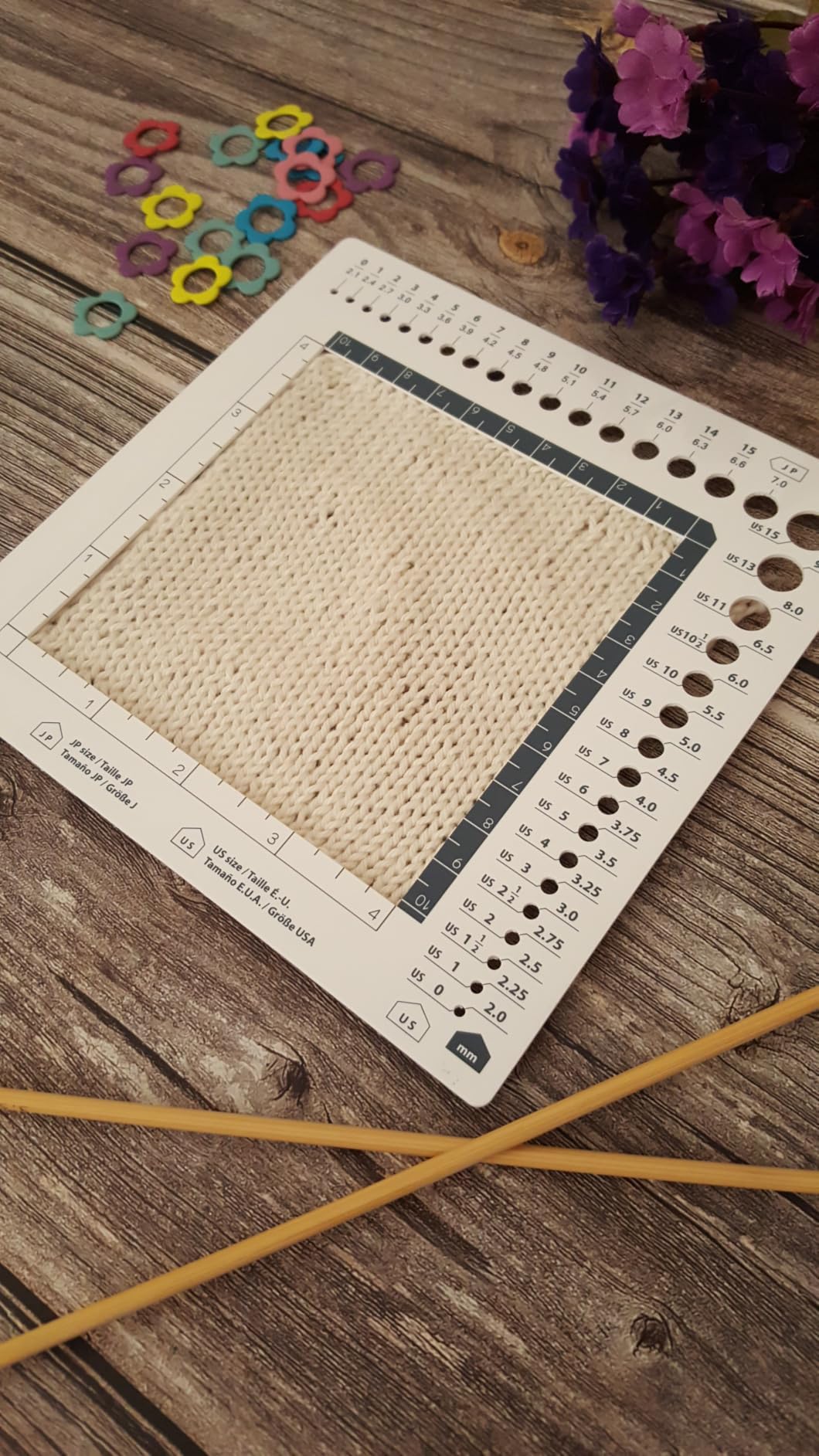 Clover Swatch Ruler & Needle Gauge, White customer photo 2