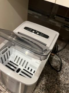 Frigidaire Counter top Portable, 26 lb per Day Nugget Ice Maker Machine (Red Stainless Steel) customer photo 1