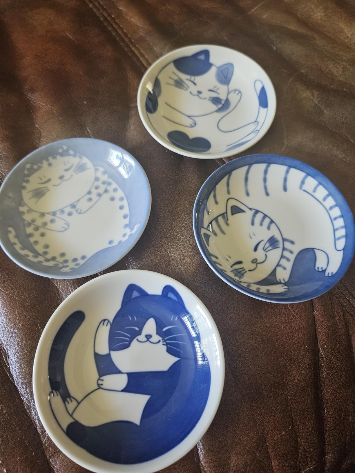 MINO WARE Japanese Small Plate Set Ceramic Cute Cats Design Appetizer Dessert Sushi Sauce Dishes, 3.94 x 0.8 Inches, Set of 4 customer photo 1