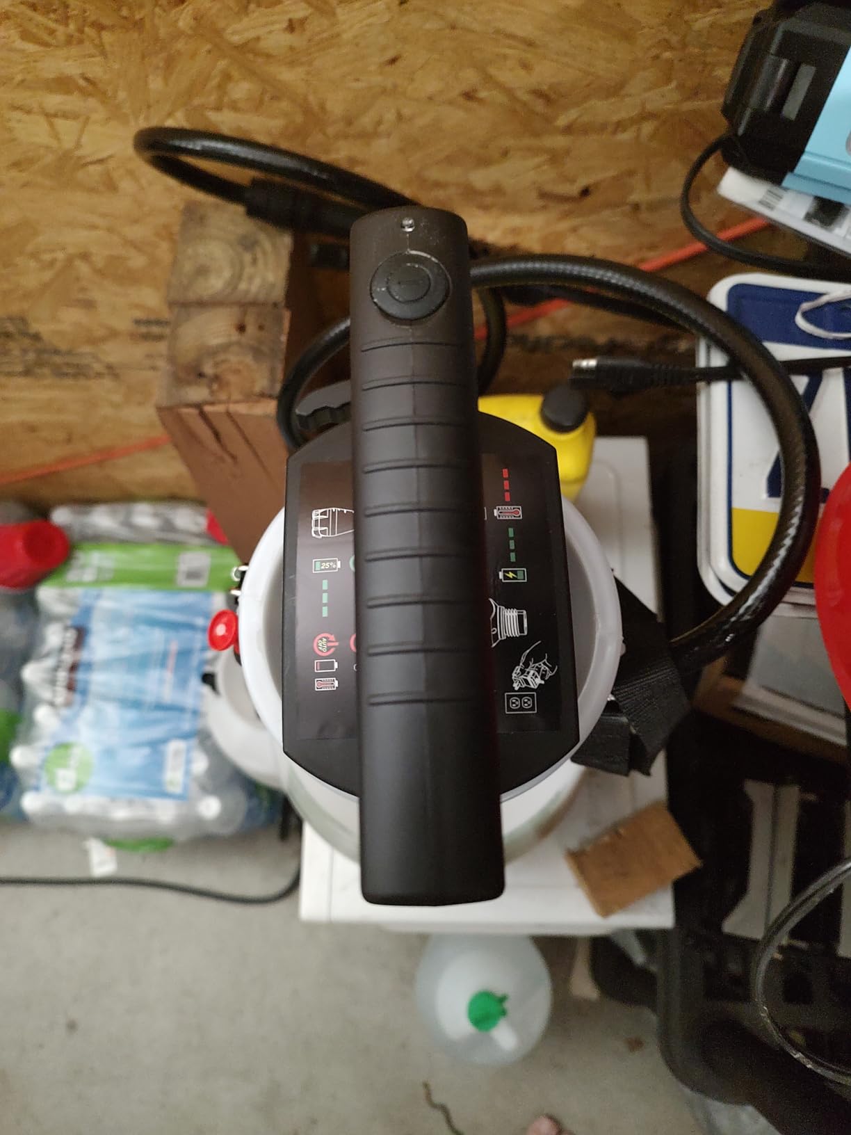Scotts 2 Gallon Lithium-Ion Battery Powered Sprayer with Pump Zero Technology, Rechargeable Lawn & Garden Tank Sprayer, Model 190567 customer photo 2