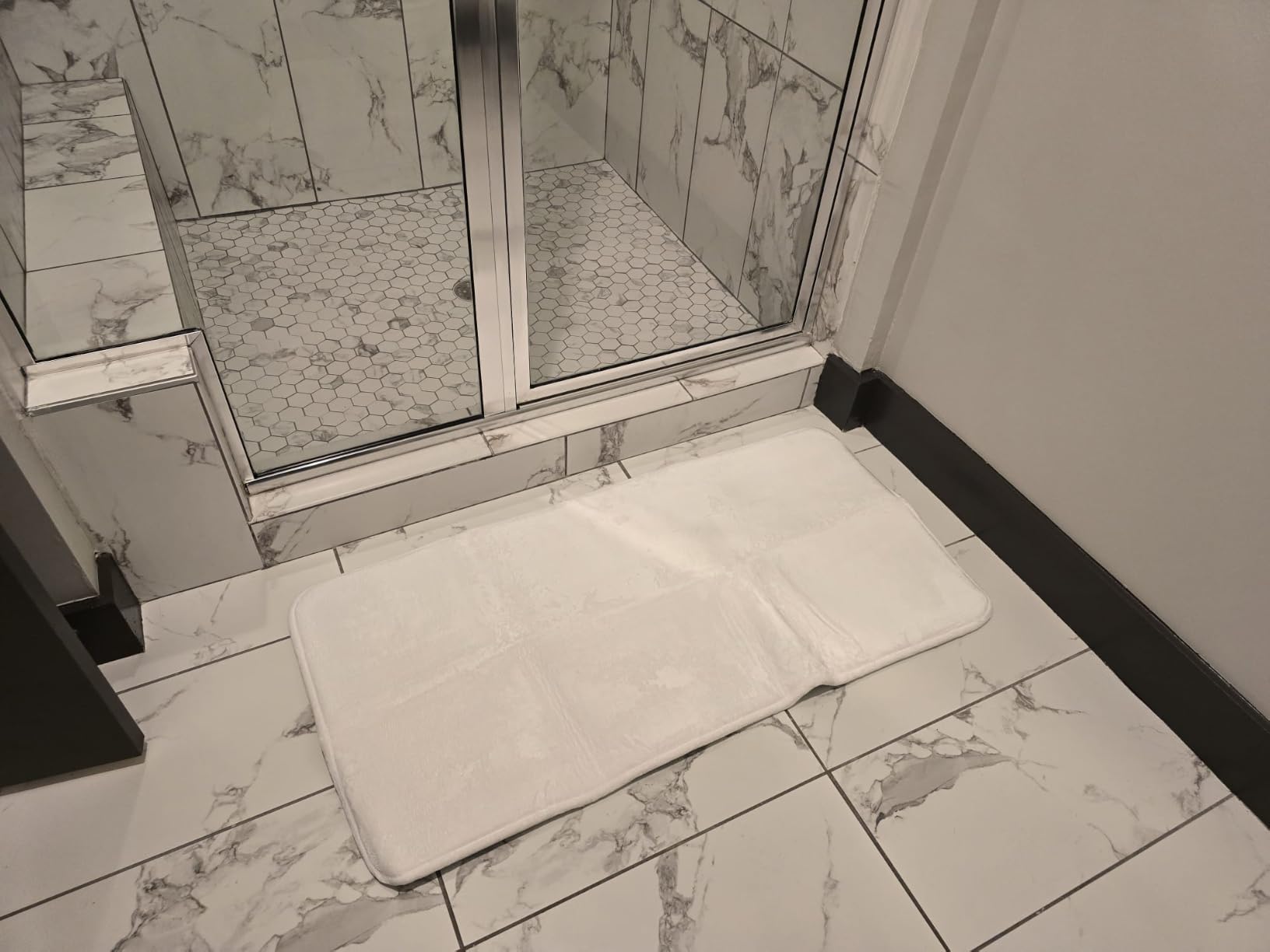 GORILLA GRIP® Memory Foam Bath Rug for Bathroom, 24x17 Gray customer photo 1