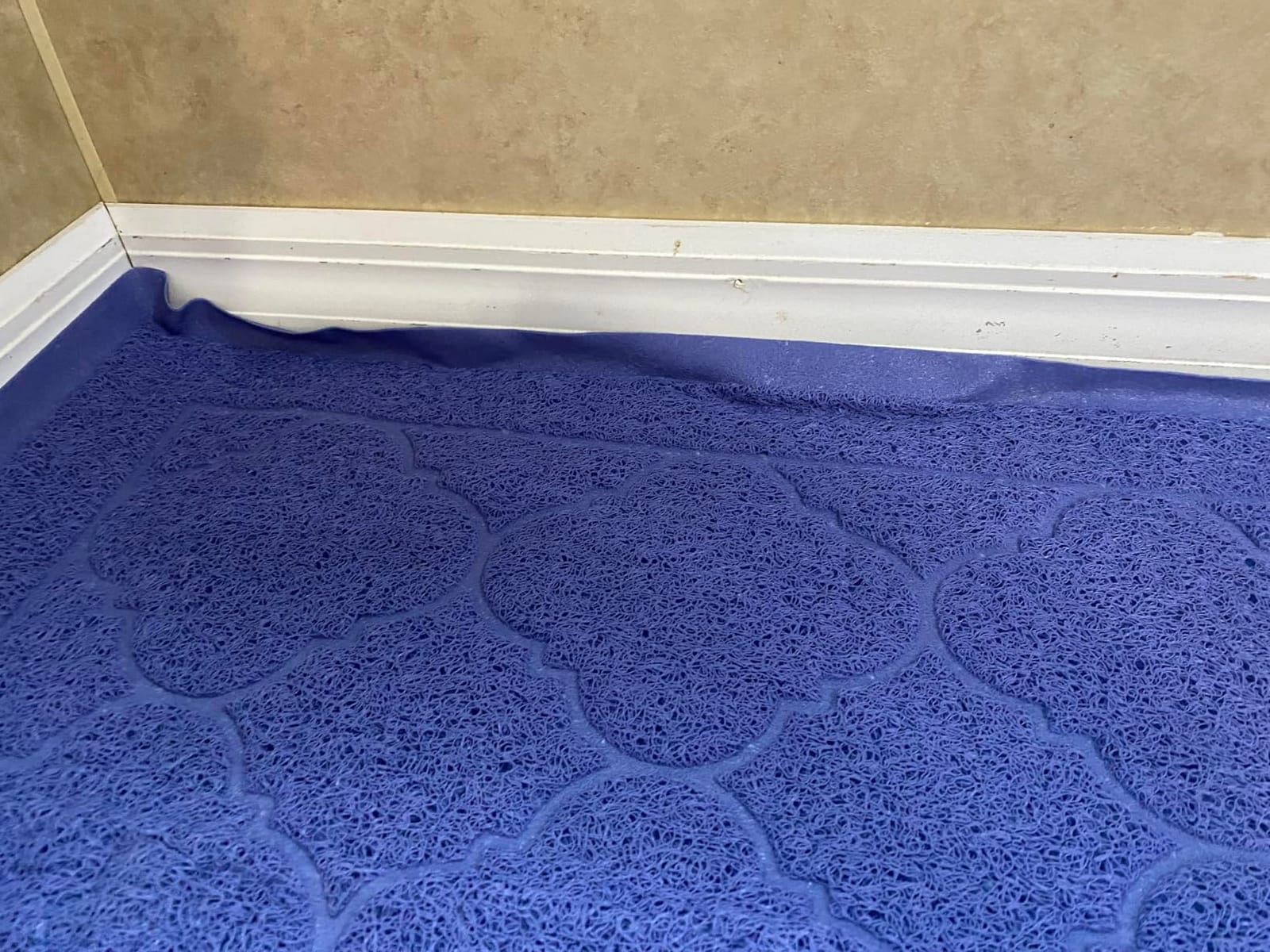 WePet Cat Litter Box Mat, Kitty Premium PVC Pad, Durable Trapping Rug, Phthalate Free, Urine-Resistant, Scatter Control, XXL 47 x 36 Inch, Grey customer photo 2