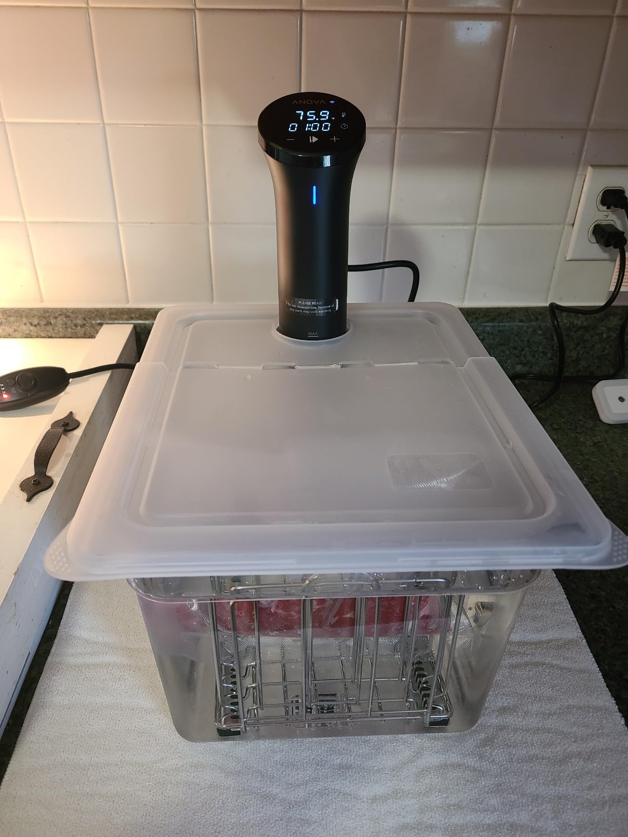 EVERIE 12 Quart Sous Vide Container with Collapsible Hinged Lid + Wobble-Free Stainless Steel Rack Divider— NSF Approved Container, BPA-Free Lid, Compatible with Anova and Instant Pot customer photo 2