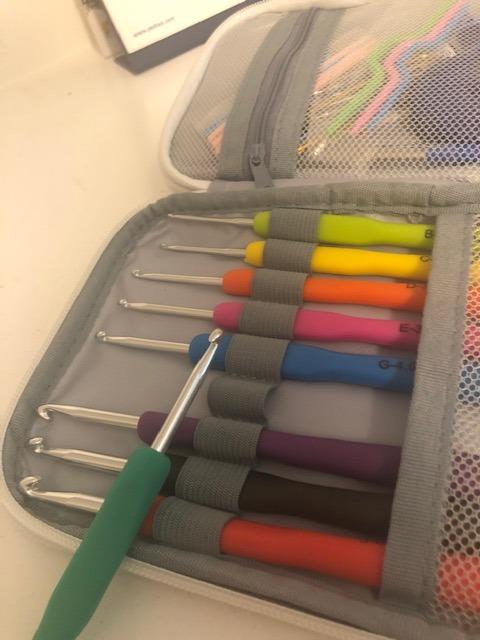 Katech Crochet Hooks Set with Case, Ergonomic for Comfortable Crocheting customer photo 1