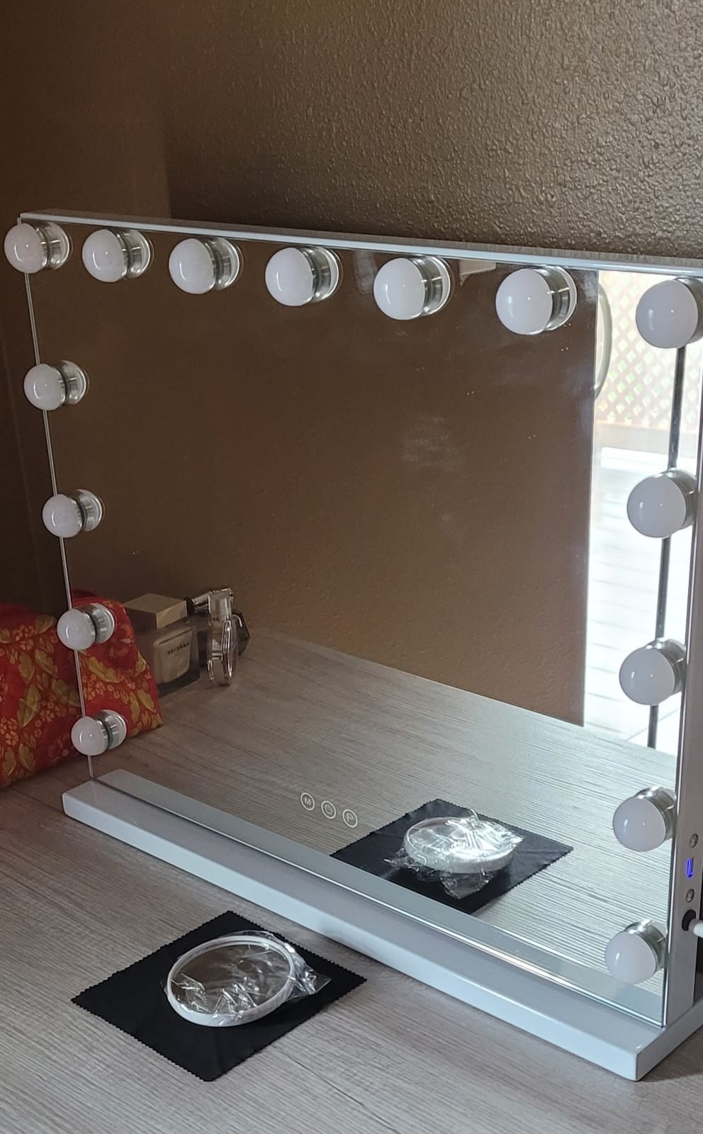 FENCHILIN Vanity Mirror with Lights, Hollywood Makeup Mirror customer photo 2