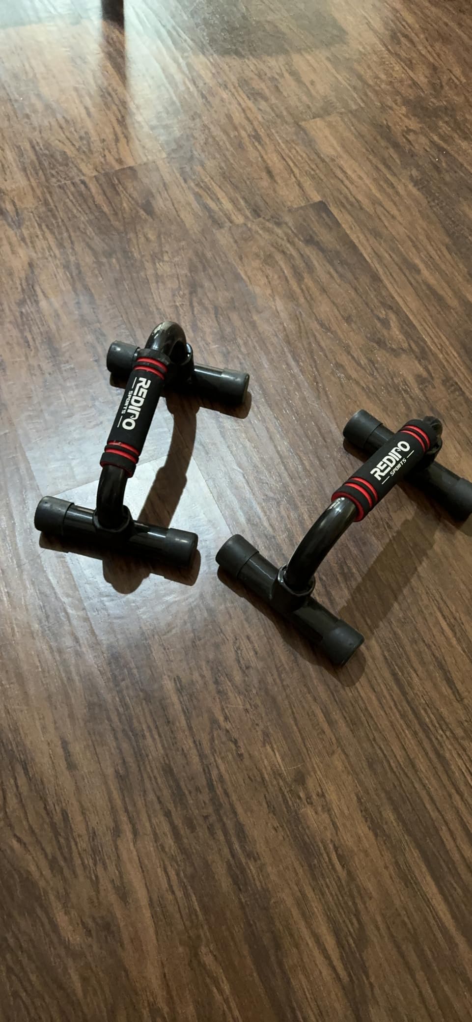 Push Up Bars Strength Training - Workout Stands With Ergonomic Push-up Bracket Board with Anti-Slip Sturdy Structure Portable for Home Fitness Training, Push Up Stands Handle for Floor Workouts customer photo 1