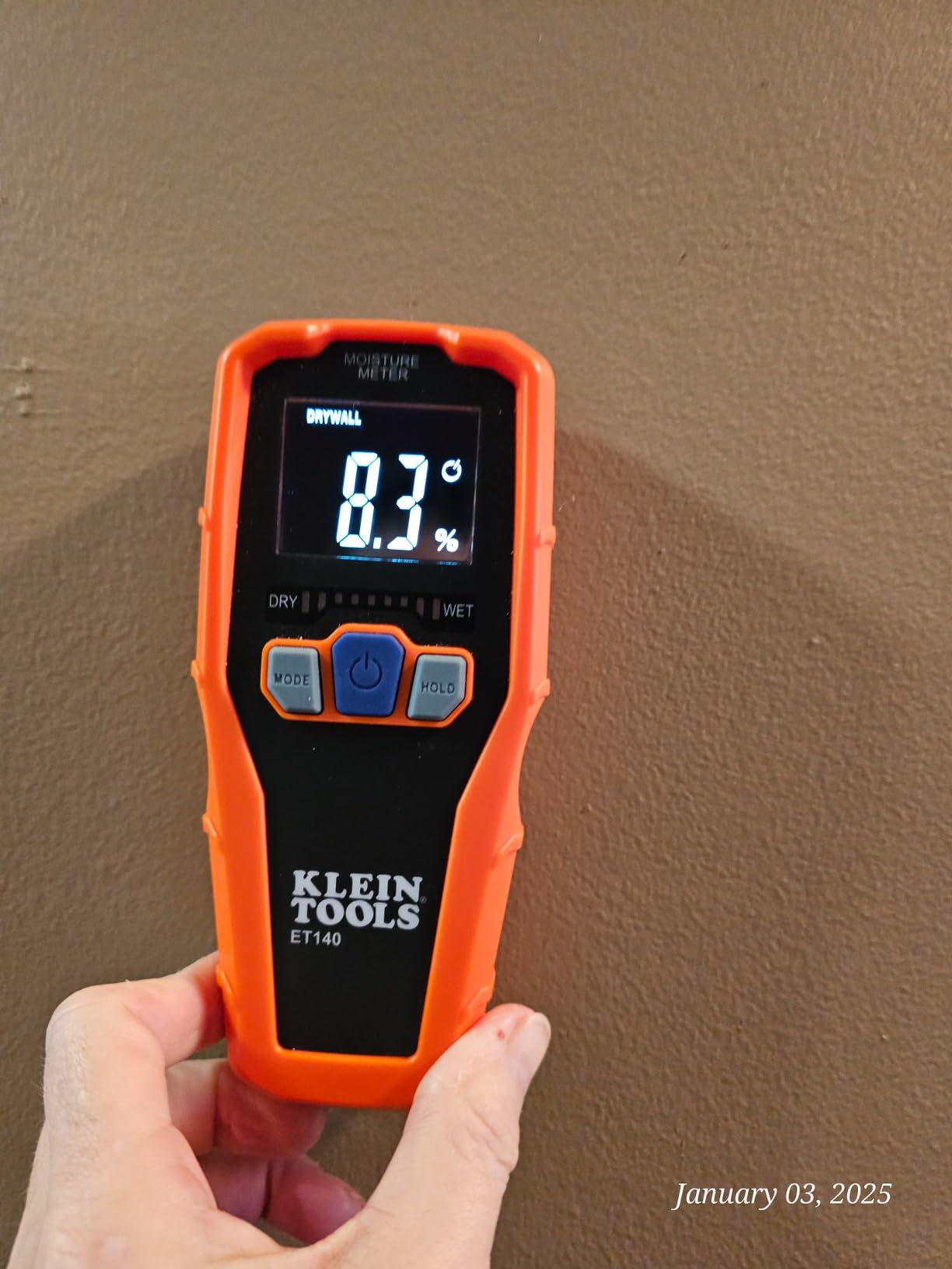 Klein Tools ET140 Pinless Moisture Meter for Non-Destructive Moisture Detection in Drywall, Wood, and Masonry; Detects up to 3/4-Inch Below Surface customer photo 2